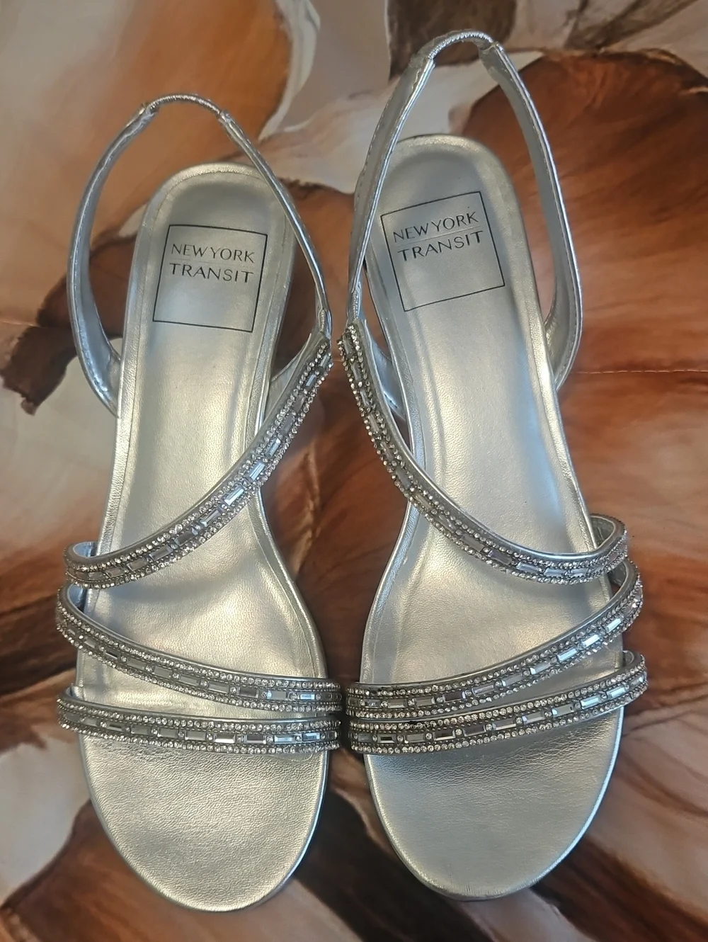 Sandals Embellished W  Stones Silver 8.5 Med Like New Low Heal By NY TRANSIT